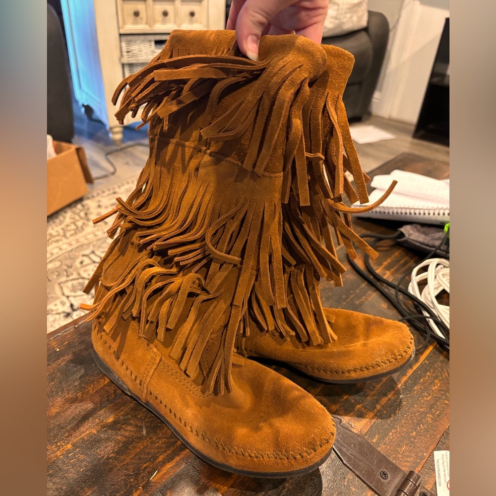 Women’s MinneTonka Moccasin Fringe Boots